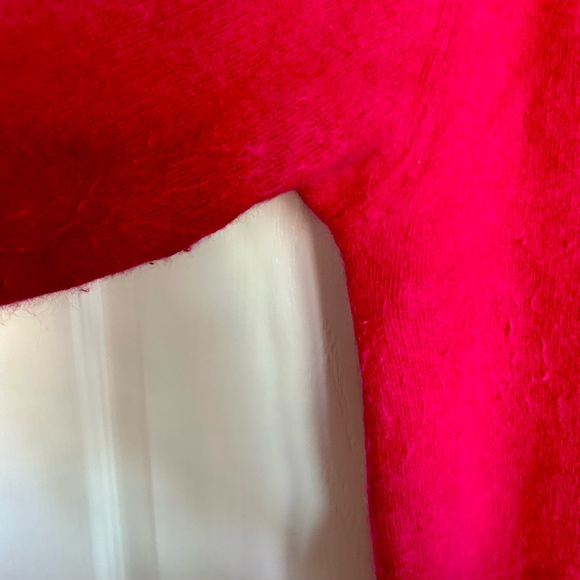 Vintage wool cardigan sweater. Size 38 (women's large) Hot pink. - Picture 5 of 5